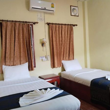 Thipphaphone Guesthouse Muang Pakbèng Buitenkant foto