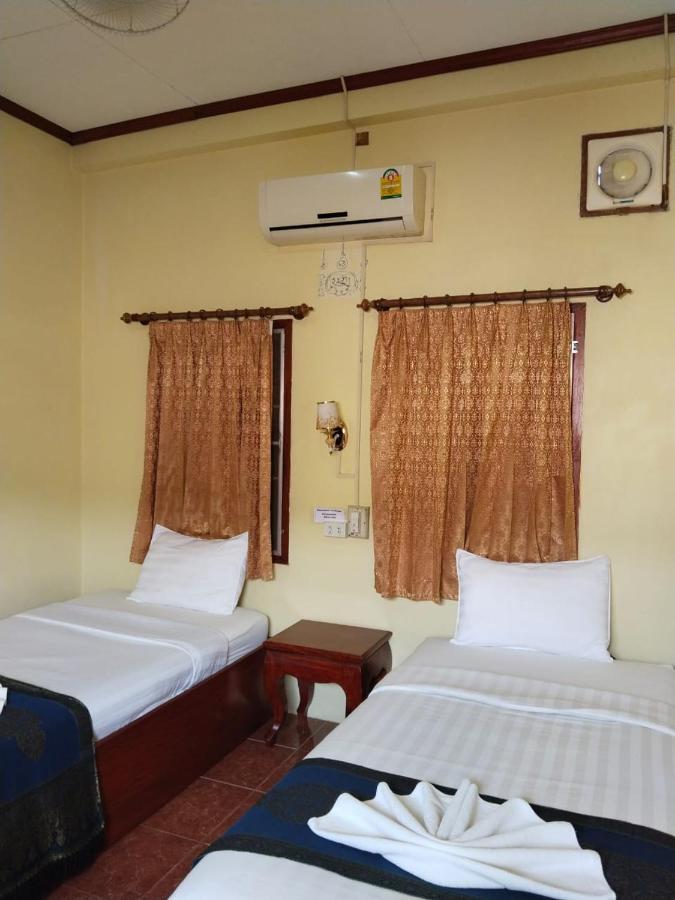 Thipphaphone Guesthouse Muang Pakbèng Buitenkant foto