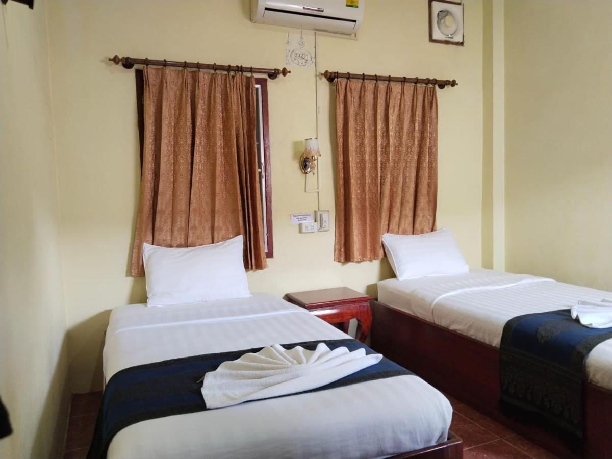 Thipphaphone Guesthouse Muang Pakbèng Buitenkant foto
