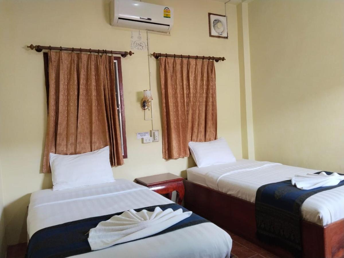Thipphaphone Guesthouse Muang Pakbèng Buitenkant foto