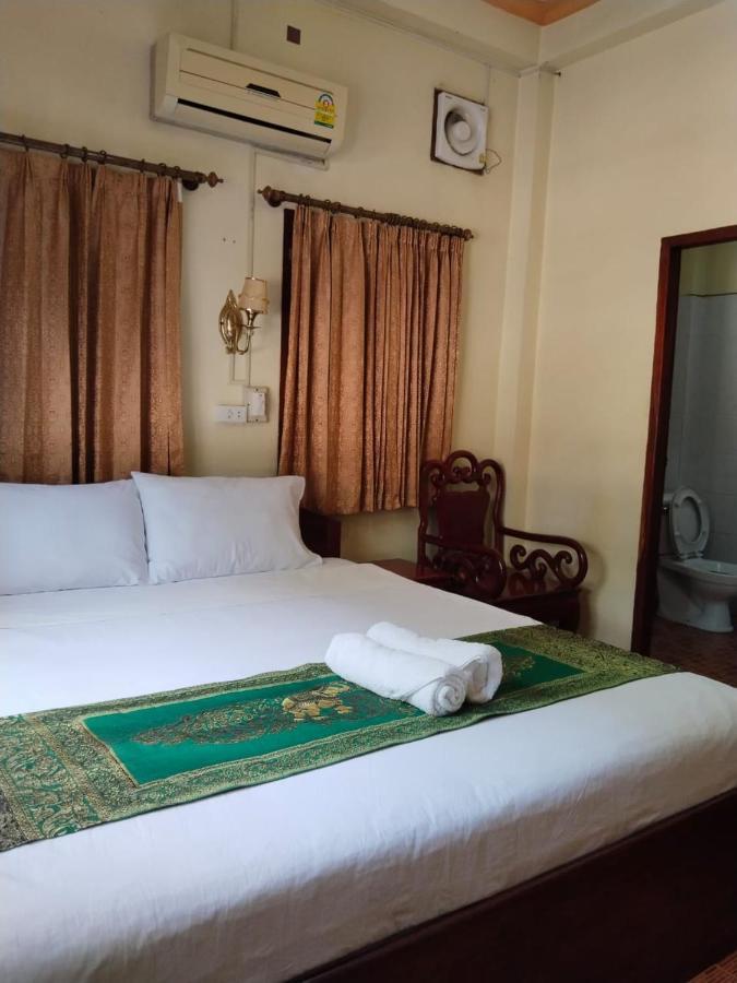 Thipphaphone Guesthouse Muang Pakbèng Buitenkant foto
